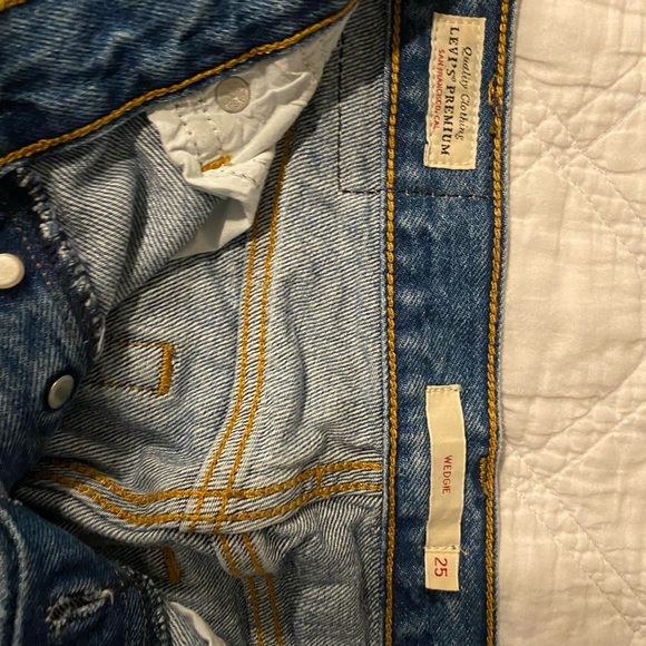 Levi’s Wedgie Jeans - Picture 1 of 4